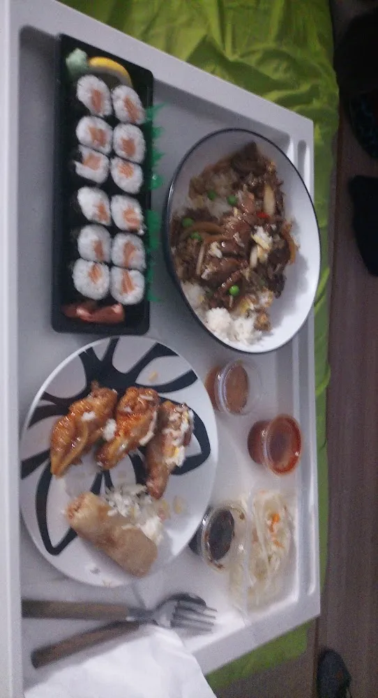 Maki Boeuf Au Oignons Riz Cantonais